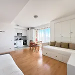 Apartman Bright Next To Main Avenue And Marina #1870 *